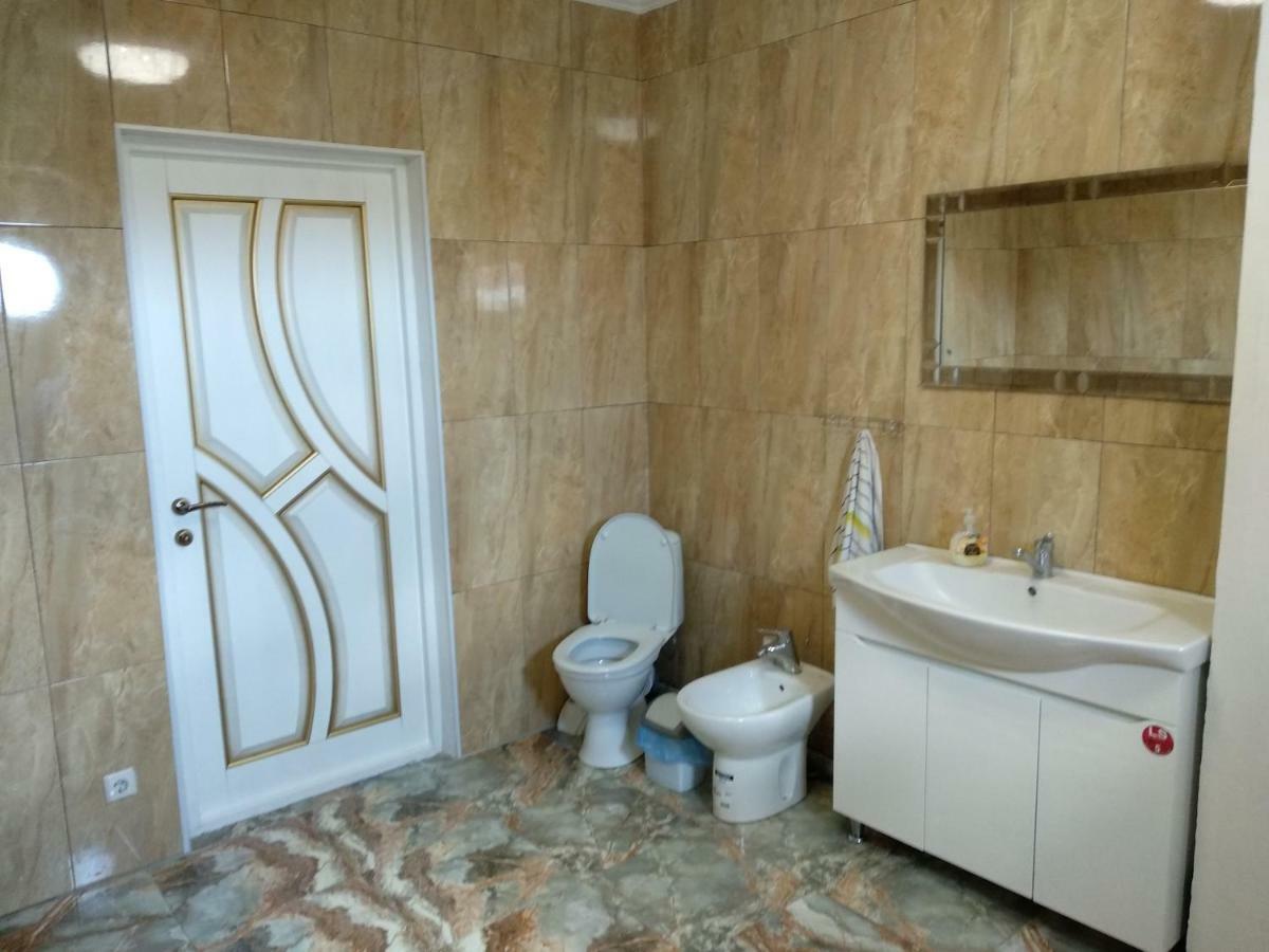Дом С Бассейном И Сауной Villa Boryspilʼ Exteriör bild